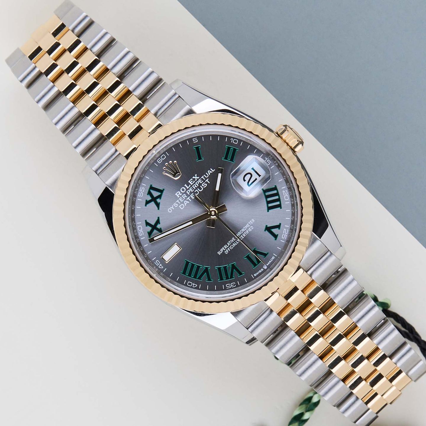 Rolex Datejust 36 126233 (2024) - 36 mm Gold/Steel case (1/8)