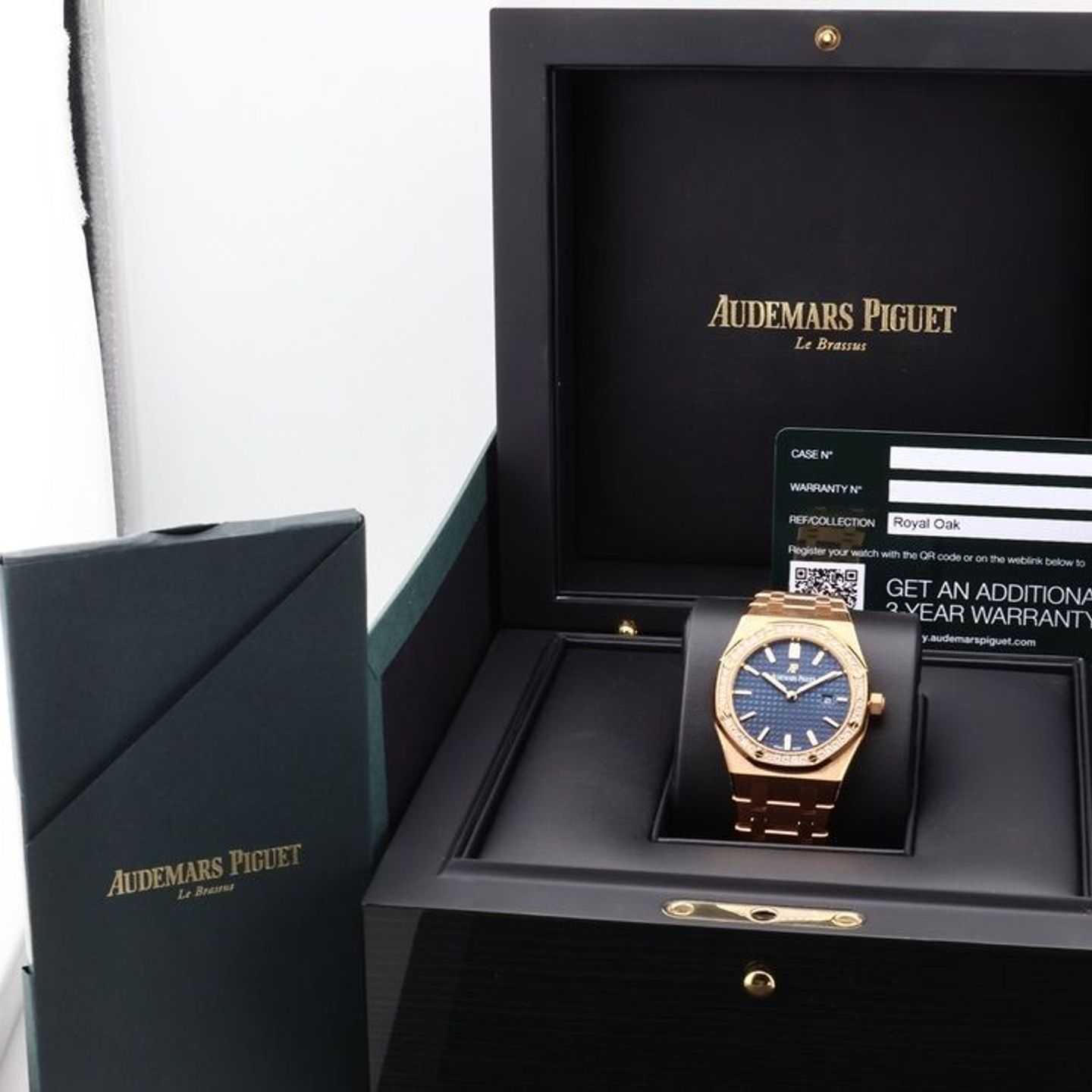 Audemars Piguet Royal Oak Lady 67651OR.ZZ.1261OR.02 (2022) - Blue dial 33 mm Rose Gold case (2/2)