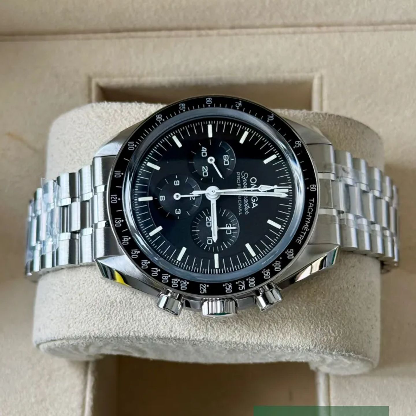 Omega Speedmaster Professional Moonwatch 310.30.42.50.01.002 (2026) - Black dial 42 mm Steel case (4/7)