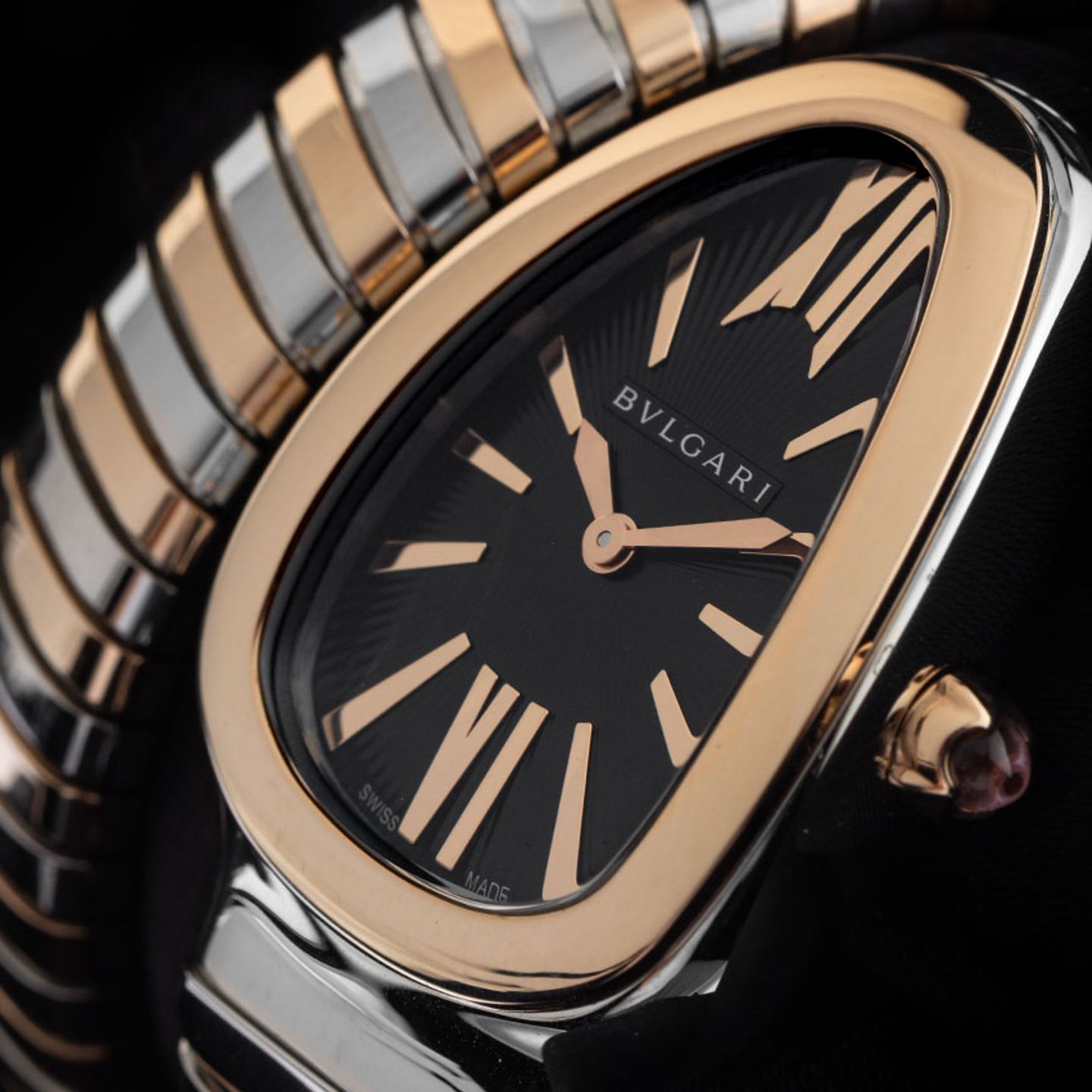 Bulgari Serpenti 102123 (2025) - Black dial 35 mm Steel case (3/8)
