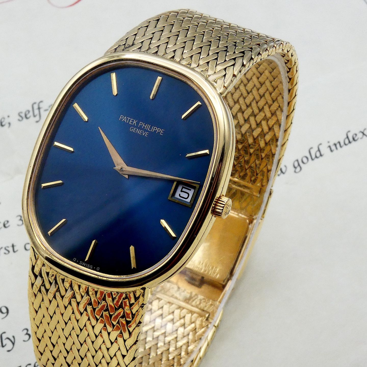 Patek Philippe Golden Ellipse 3605/1 (1979) - Blue dial 38 mm Yellow Gold case (3/6)