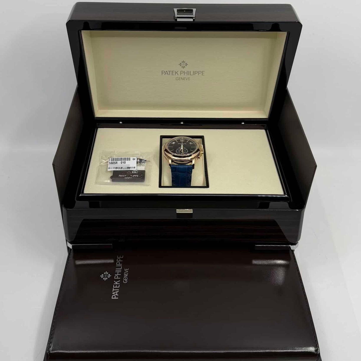 Patek Philippe Annual Calendar Chronograph 5905R-010 - (4/8)
