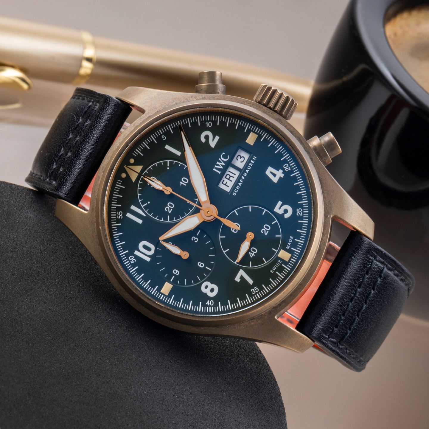 IWC Pilot Spitfire Chronograph IW387902 (Unknown (random serial)) - Green dial 41 mm Bronze case (2/8)
