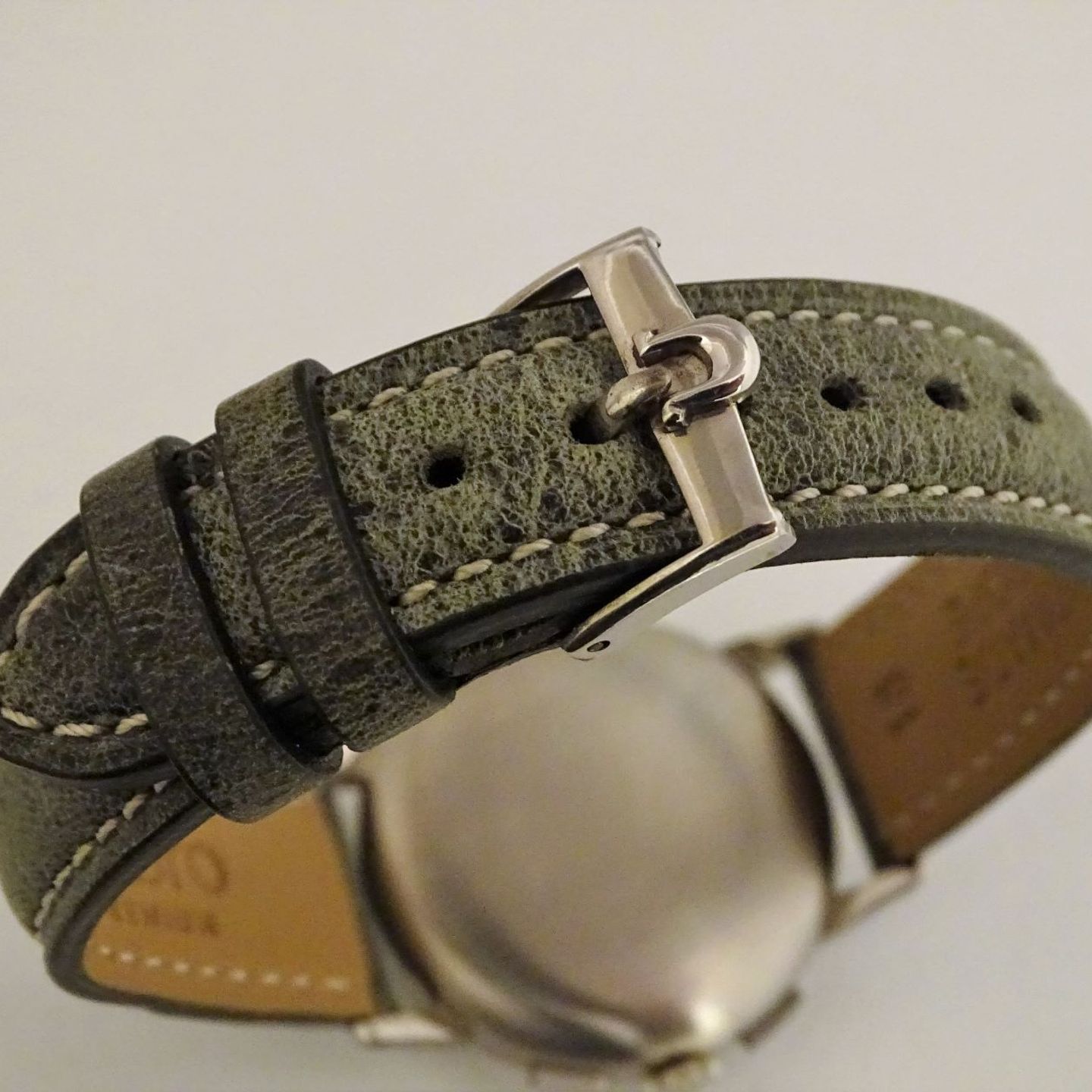 Omega Vintage Unknown (1945) - Champagne dial 35 mm Steel case (7/8)