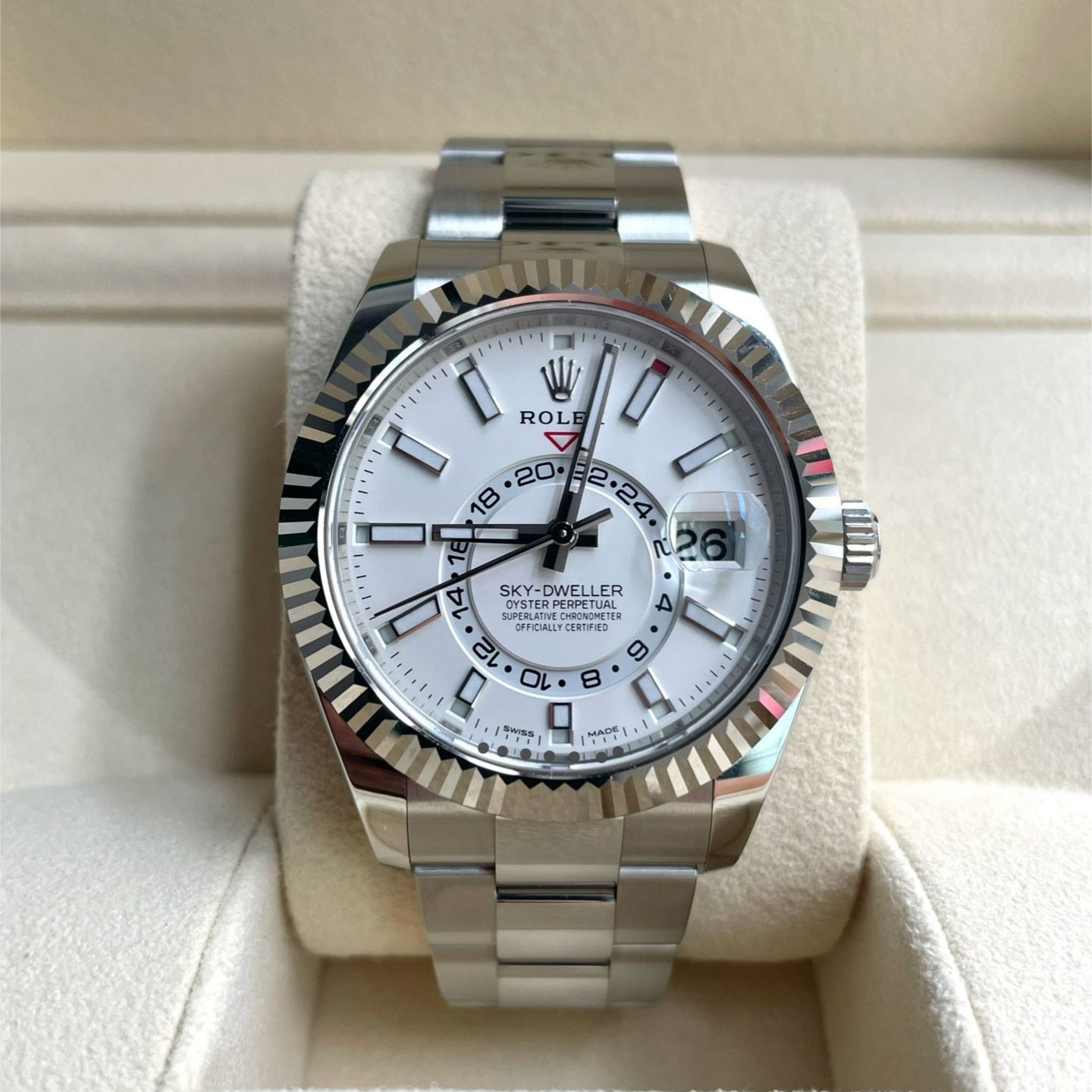 Rolex Sky-Dweller 326934 (2021) - Wit wijzerplaat 42mm Staal (1/7)