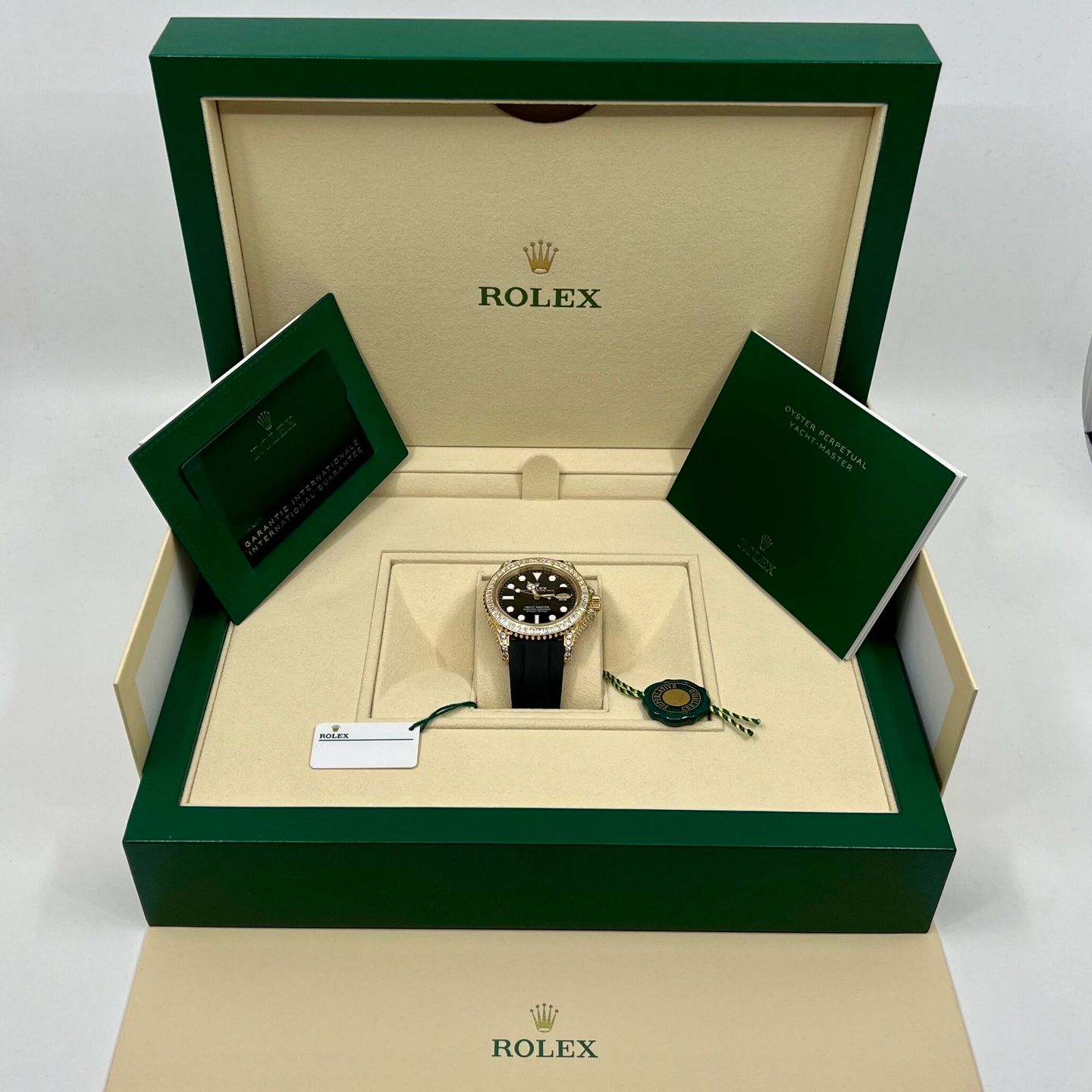Rolex Yacht-Master 42 226668TBR (2024) - Black dial 42 mm Yellow Gold case (3/8)