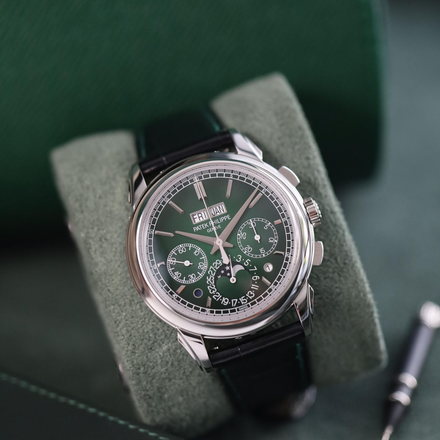 Patek Philippe Perpetual Calendar Chronograph 5270P - (1/3)