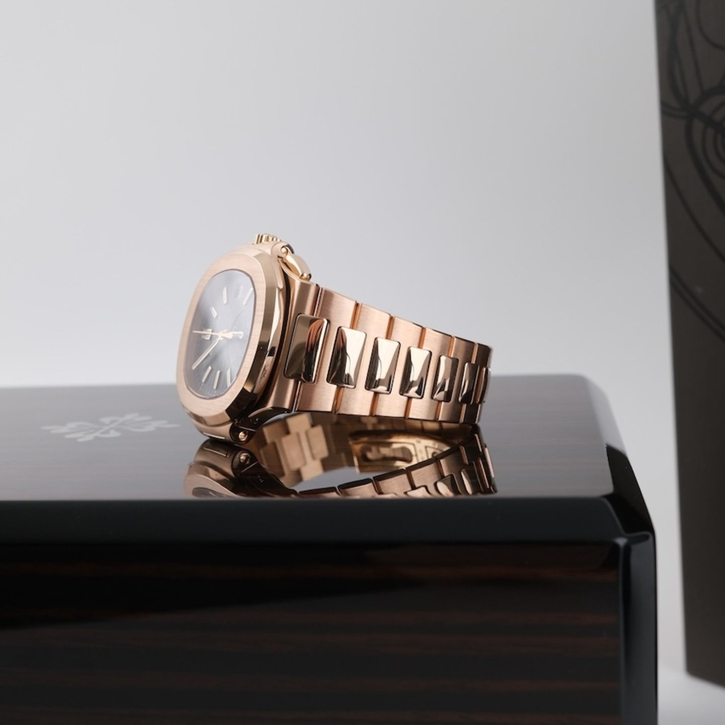 Patek Philippe Nautilus 5980/1R-001 - (7/8)