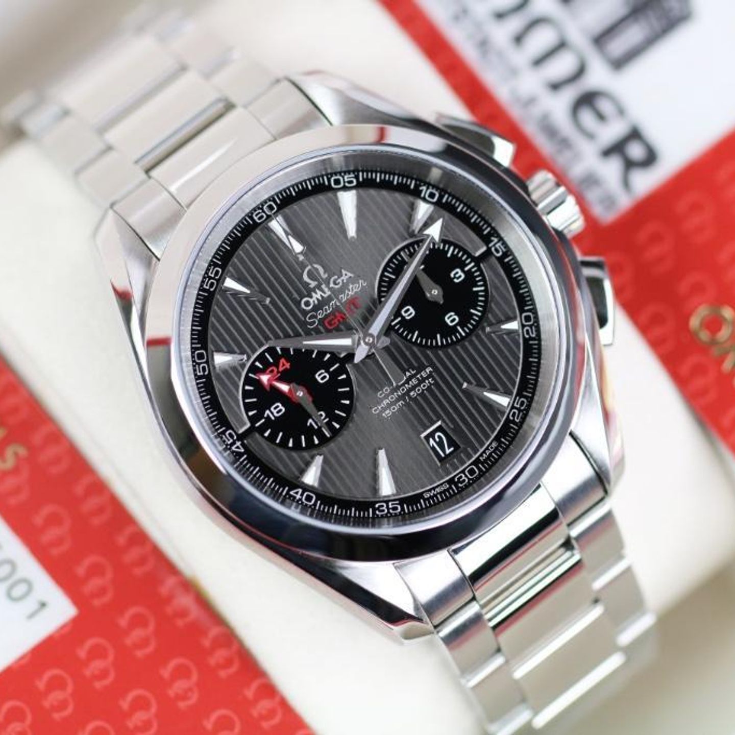 Omega Seamaster Aqua Terra 231.10.43.52.06.001 (2015) - Grey dial 43 mm Steel case (3/4)