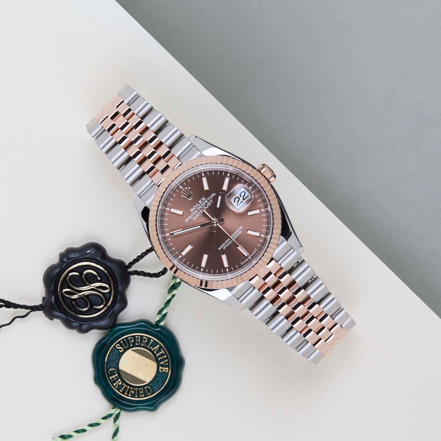 Rolex Datejust 36 126231 (2024) - Bruin wijzerplaat 36mm Goud/Staal (2/8)