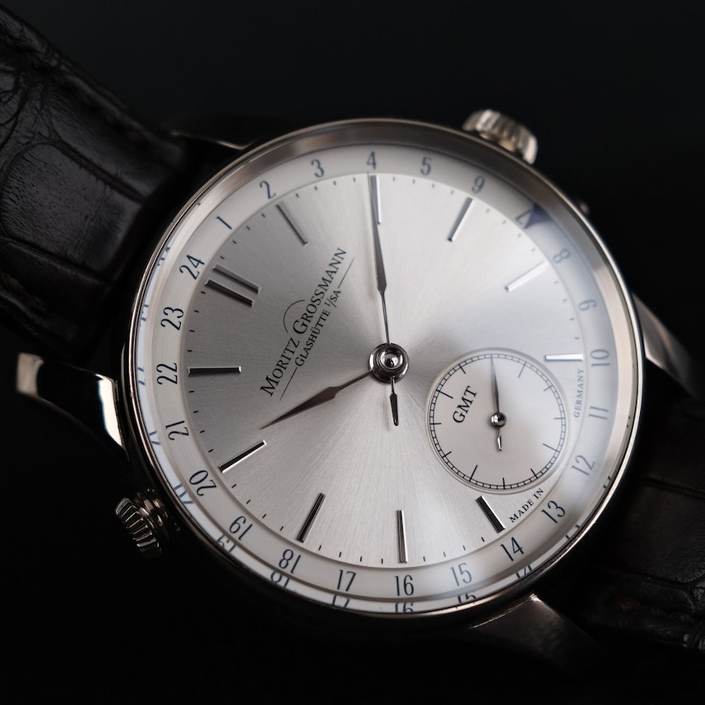 Moritz Grossmann GMT MG002155 (2019) - Silver dial 41 mm White Gold case (2/8)
