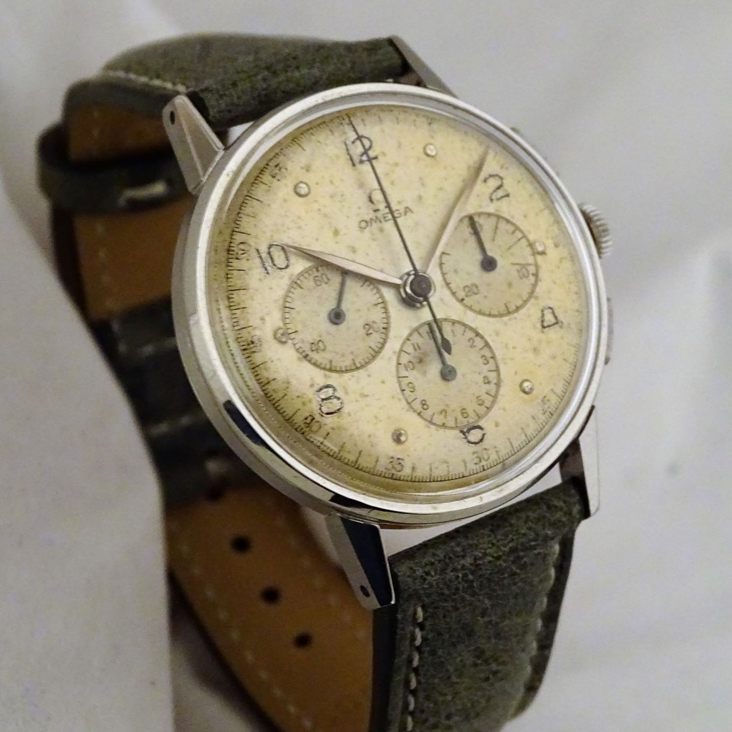 Omega Vintage Unknown (1945) - Champagne dial 35 mm Steel case (3/8)