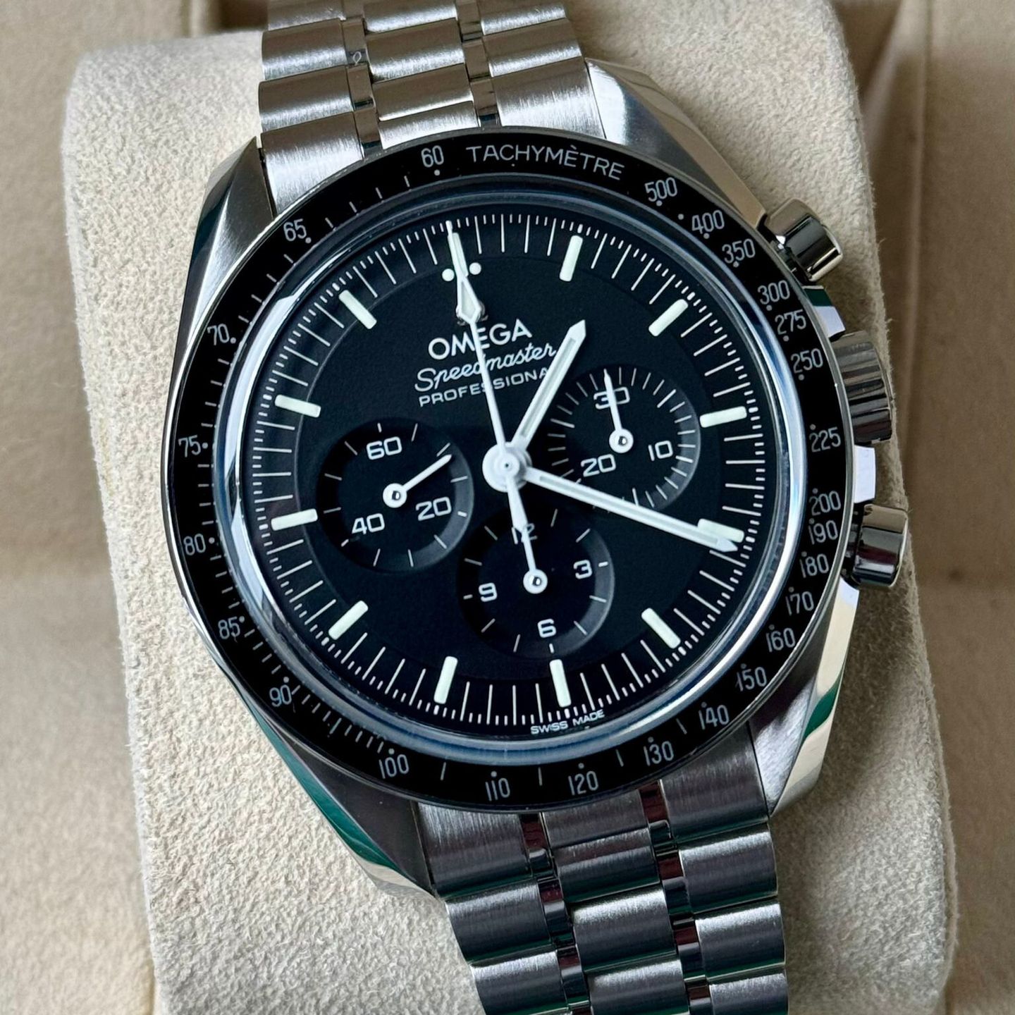 Omega Speedmaster Professional Moonwatch 310.30.42.50.01.002 (2024) - Black dial 42 mm Steel case (1/7)