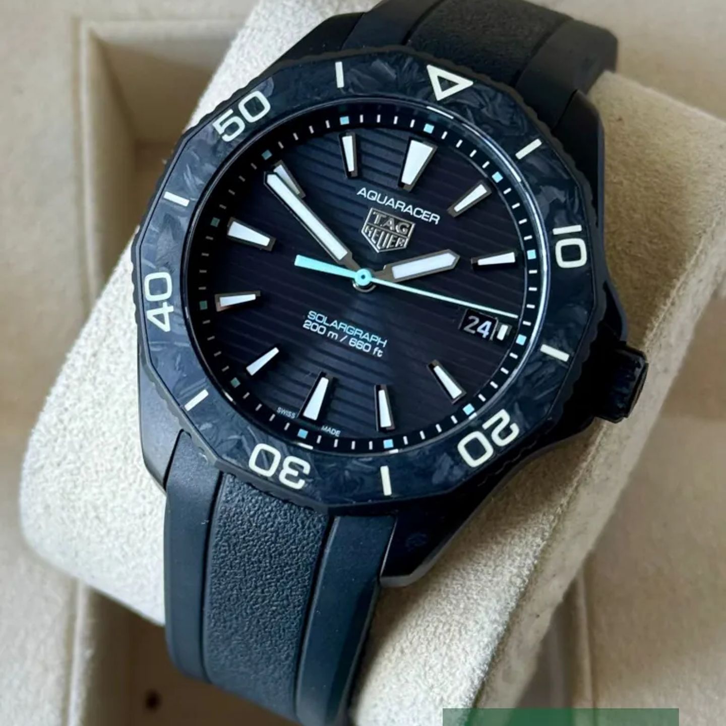 TAG Heuer Aquaracer WBP1112.FT6199 (2025) - Black dial 40 mm Steel case (3/7)