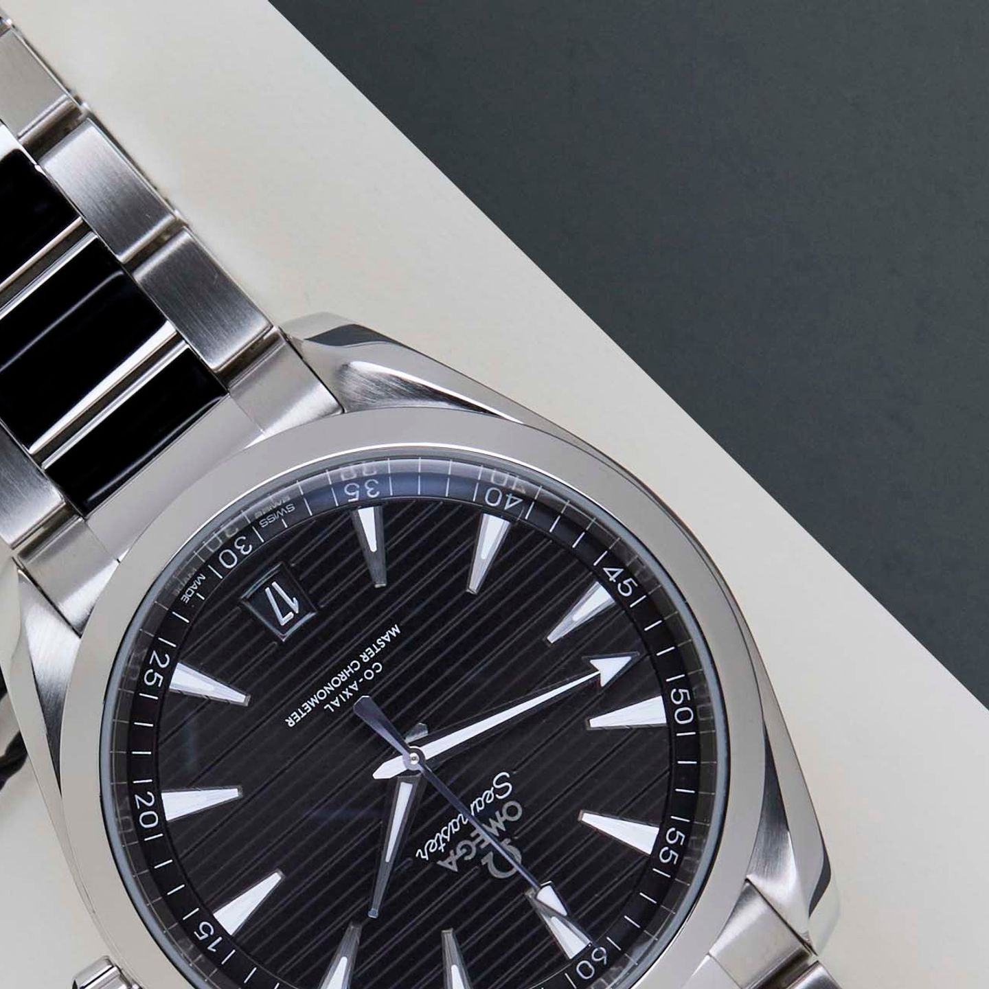 Omega Seamaster Aqua Terra 220.10.41.21.01.001 (2019) - Black dial 41 mm Steel case (4/8)