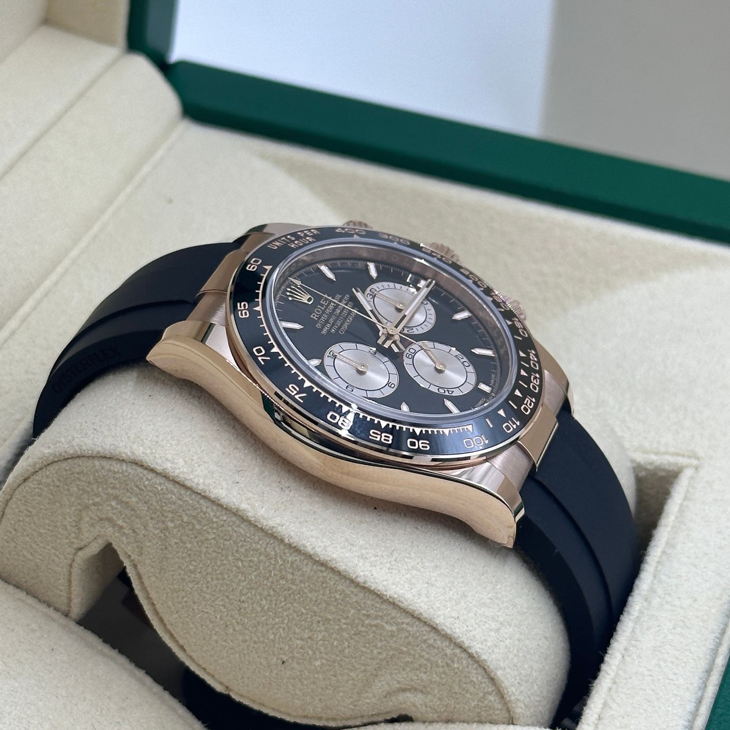 Rolex Daytona 126515LN (2025) - Pink dial 40 mm Rose Gold case (5/8)