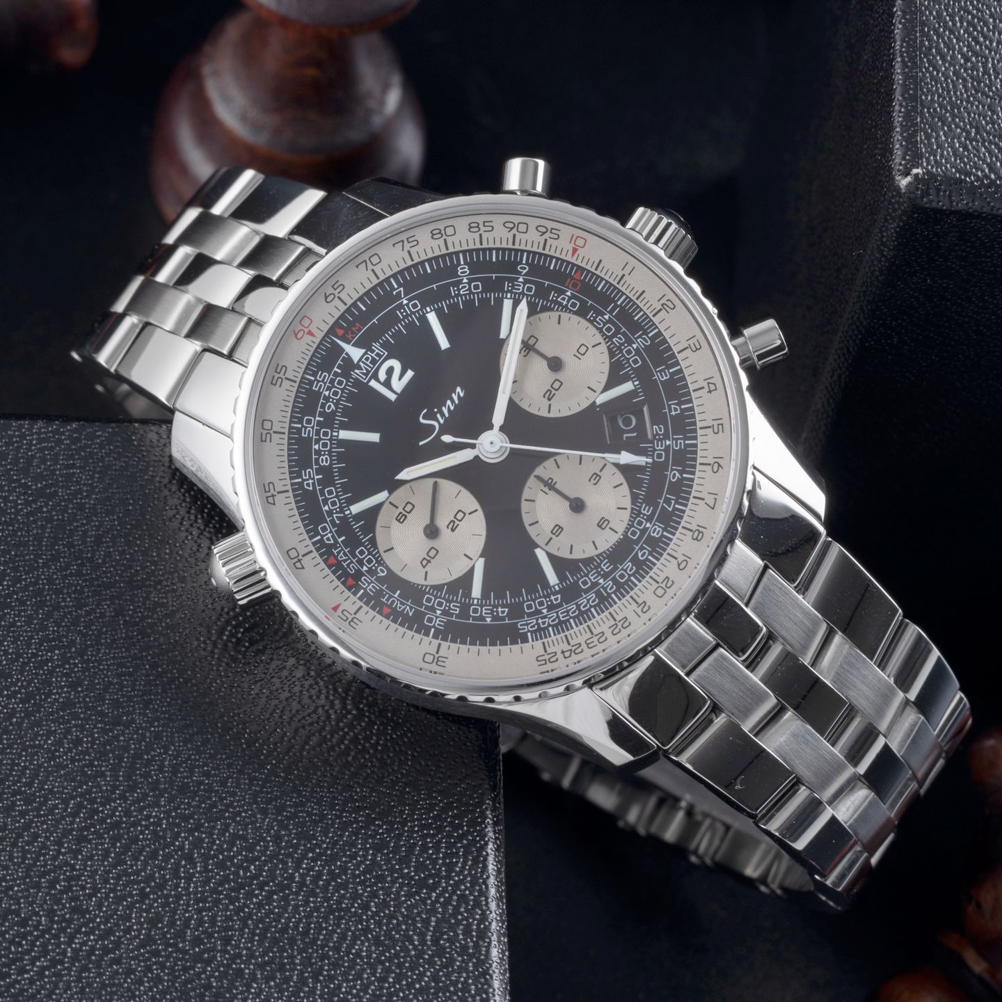 Sinn 903 903.040 (2021) - Zwart wijzerplaat 41mm Staal (2/8)