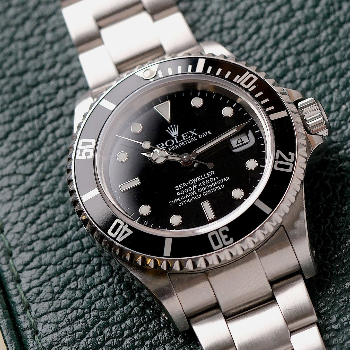 Rolex Sea-Dweller 4000 16600 (1990) - Black dial 40 mm Steel case (4/7)