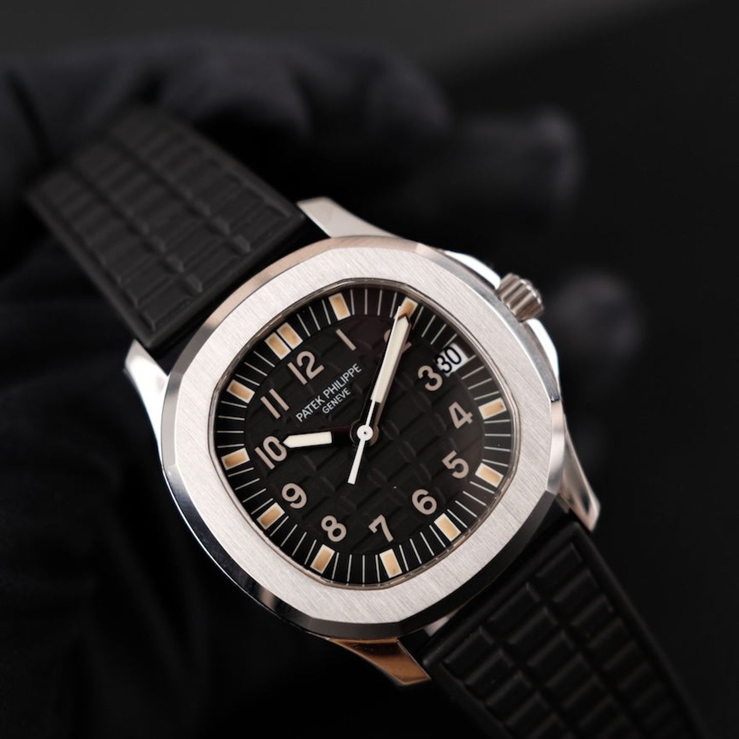 Patek Philippe Aquanaut 5066 (1999) - Zwart wijzerplaat 36mm Staal (3/8)