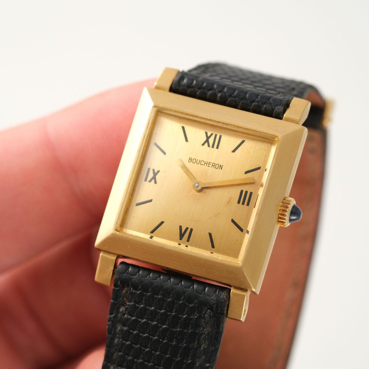 Boucheron Unknown Unknown (1965) - Champagne dial 24 mm Yellow Gold case (8/8)