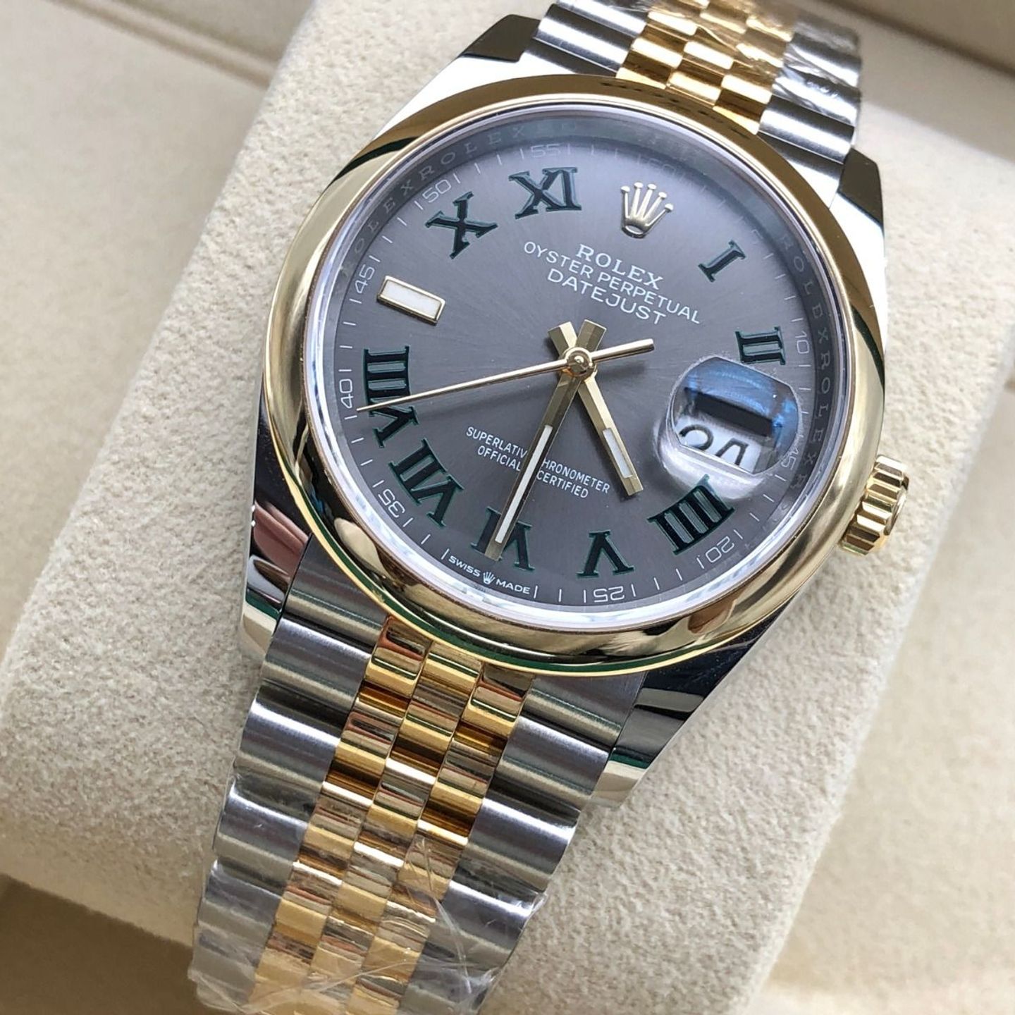 Rolex Datejust 36 126203 (2023) - Grijs wijzerplaat 36mm Staal (3/7)