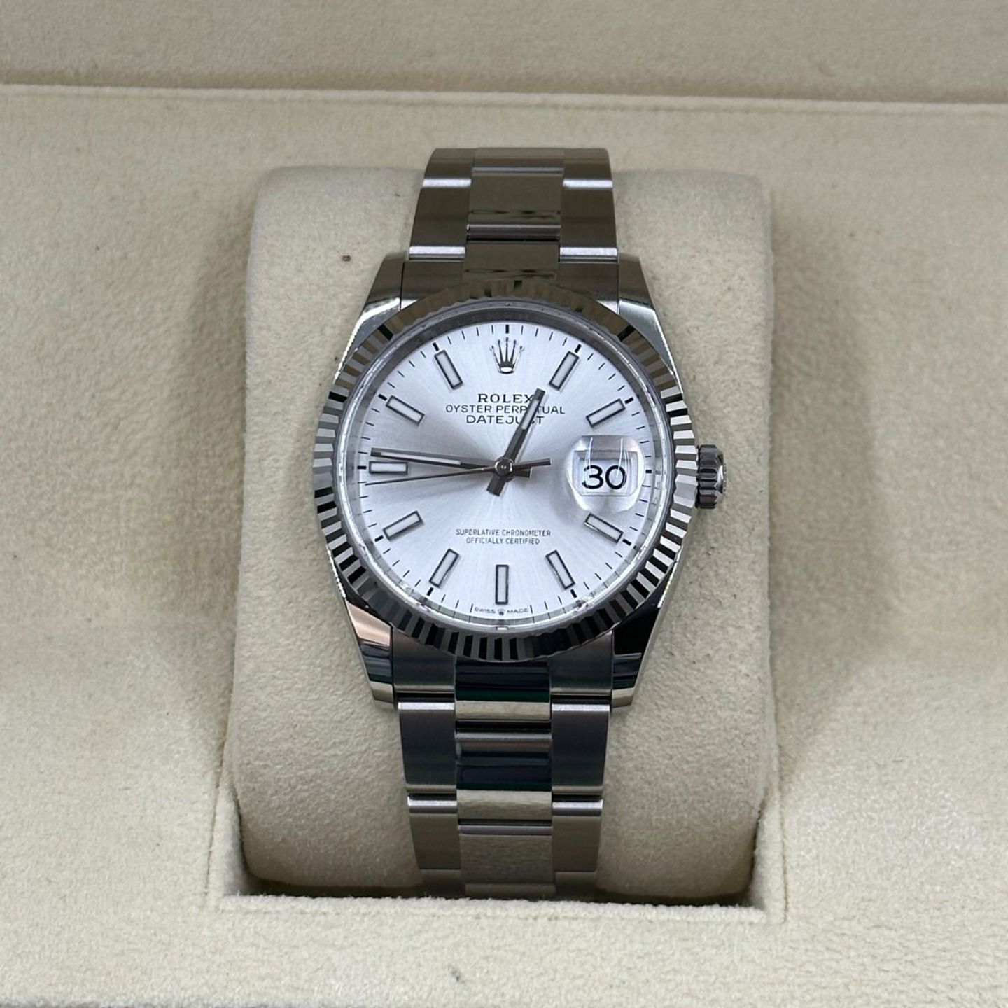 Rolex Datejust 36 126234 (2024) - Silver dial 36 mm Steel case (3/8)