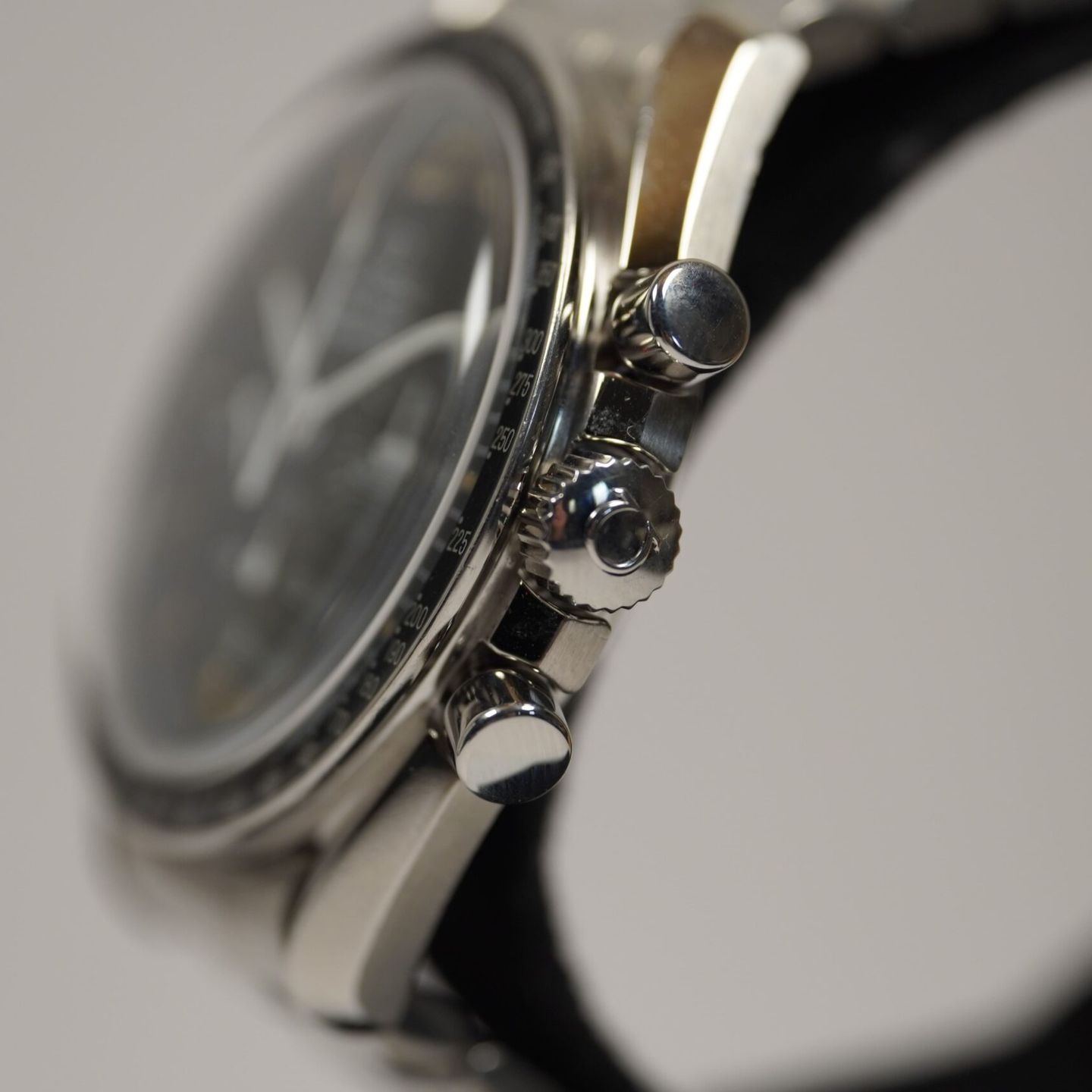 Omega Speedmaster Professional Moonwatch 3592.50.00 (1996) - Black dial 42 mm Steel case (2/8)