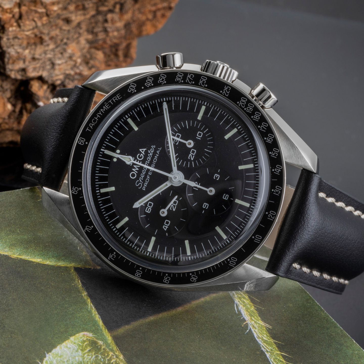 Omega Speedmaster Professional Moonwatch 310.30.42.50.01.001 (2023) - Black dial 42 mm Steel case (2/8)