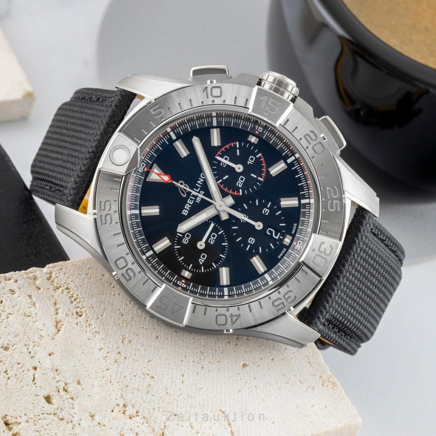 Breitling Super Avenger EB0148101B1X1 (Unknown (random serial)) - Black dial 46 mm Titanium case (2/8)