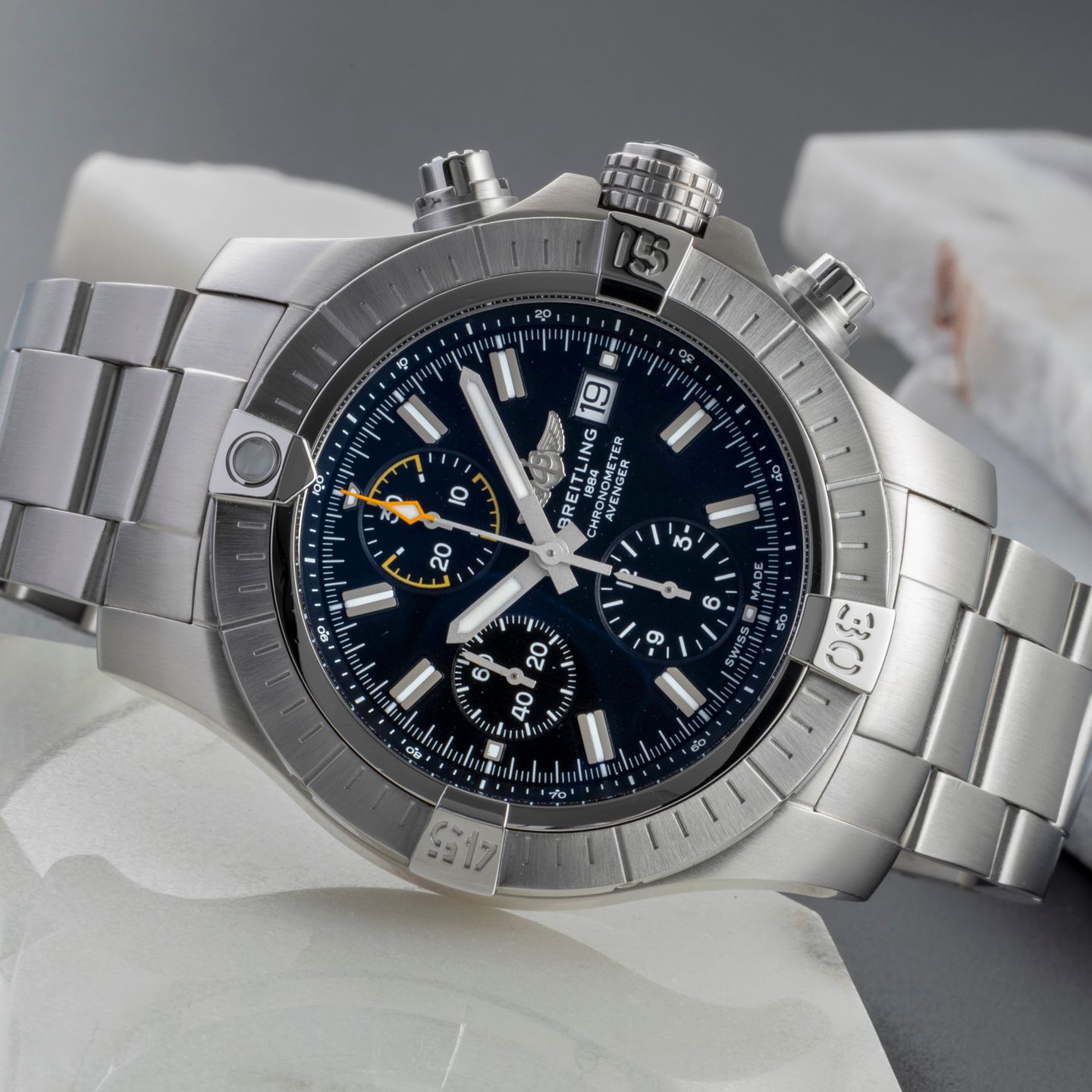 Breitling Avenger A13317 - (2/8)