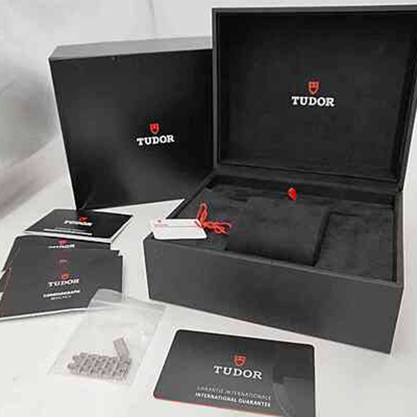 Tudor Royal 28400 (Onbekend (willekeurig serienummer)) - Blauw wijzerplaat 34mm Staal (4/4)