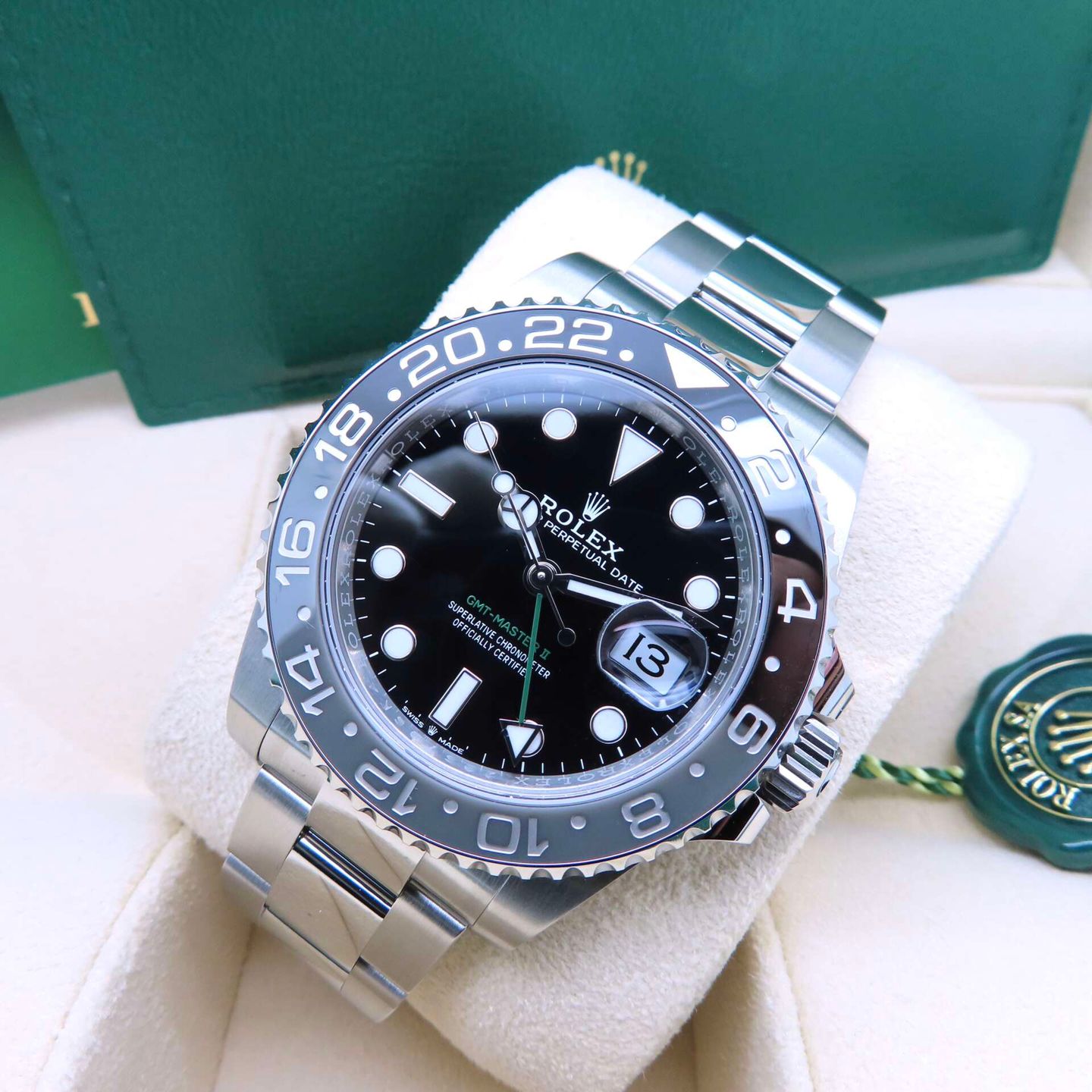 Rolex GMT-Master II 126710GRNR (2024) - Zwart wijzerplaat 40mm Staal (2/8)