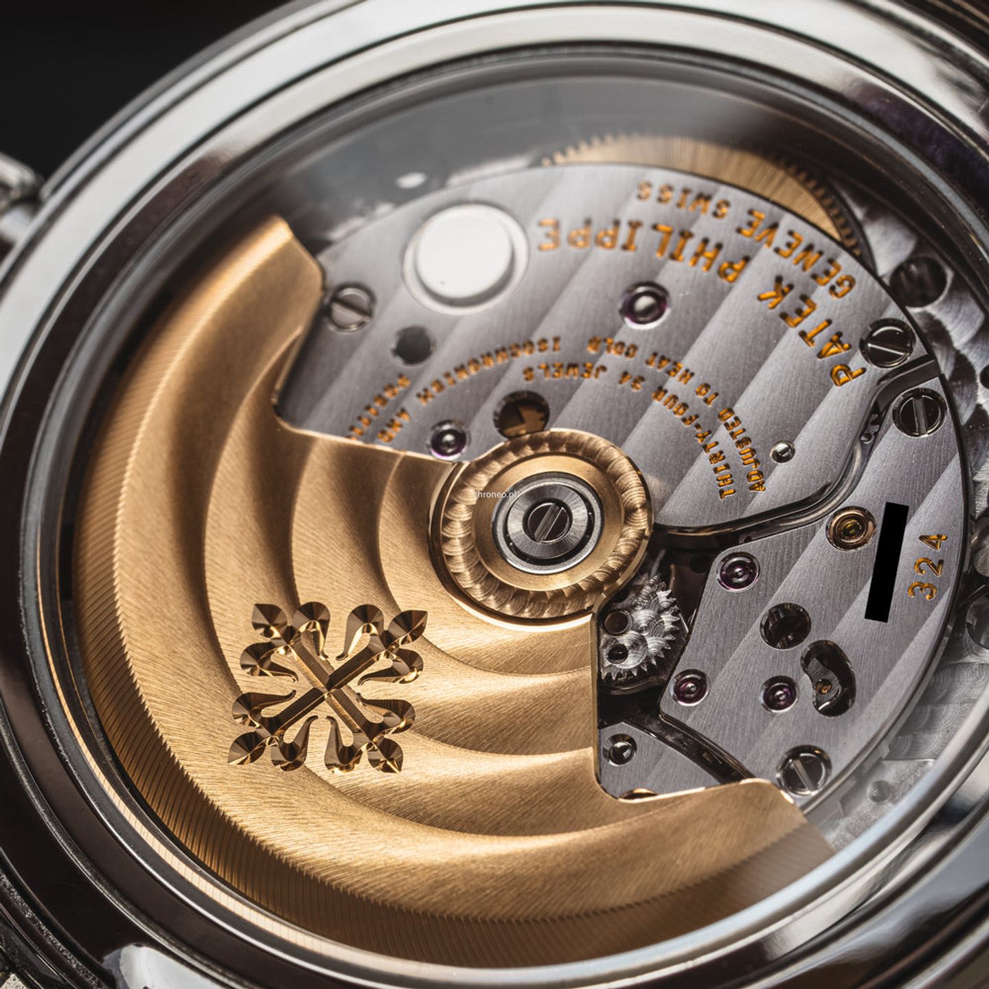 Patek Philippe Annual Calendar 4947/1A-001 (2022) - Blue dial 38 mm Steel case (5/8)