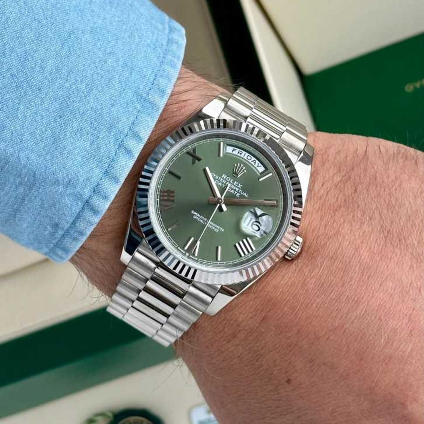 Rolex Day-Date 40 228239 (2021) - Groen wijzerplaat 40mm Witgoud (2/8)