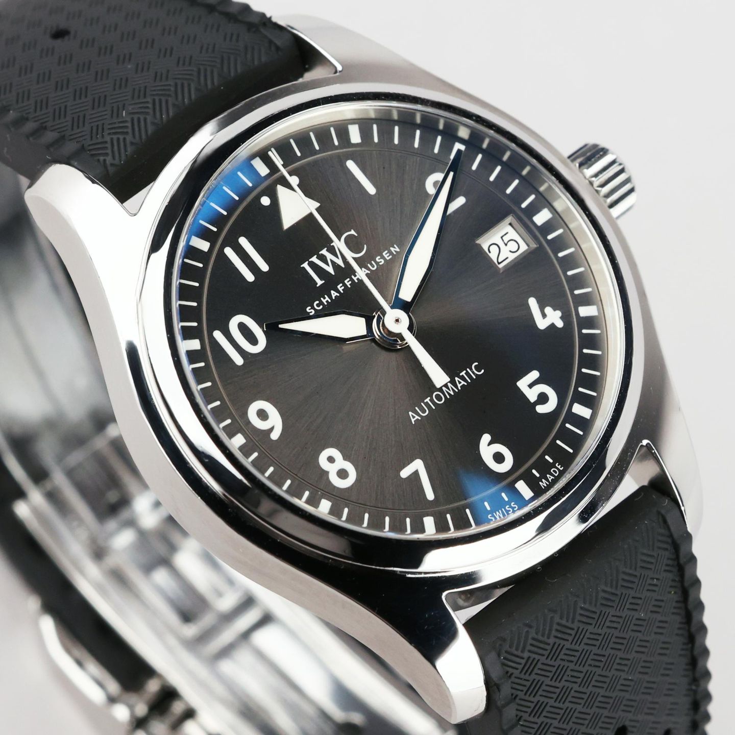 IWC Pilot's Watch Automatic 36 IW3240 (Unknown (random serial)) - Black dial 36 mm Steel case (3/6)