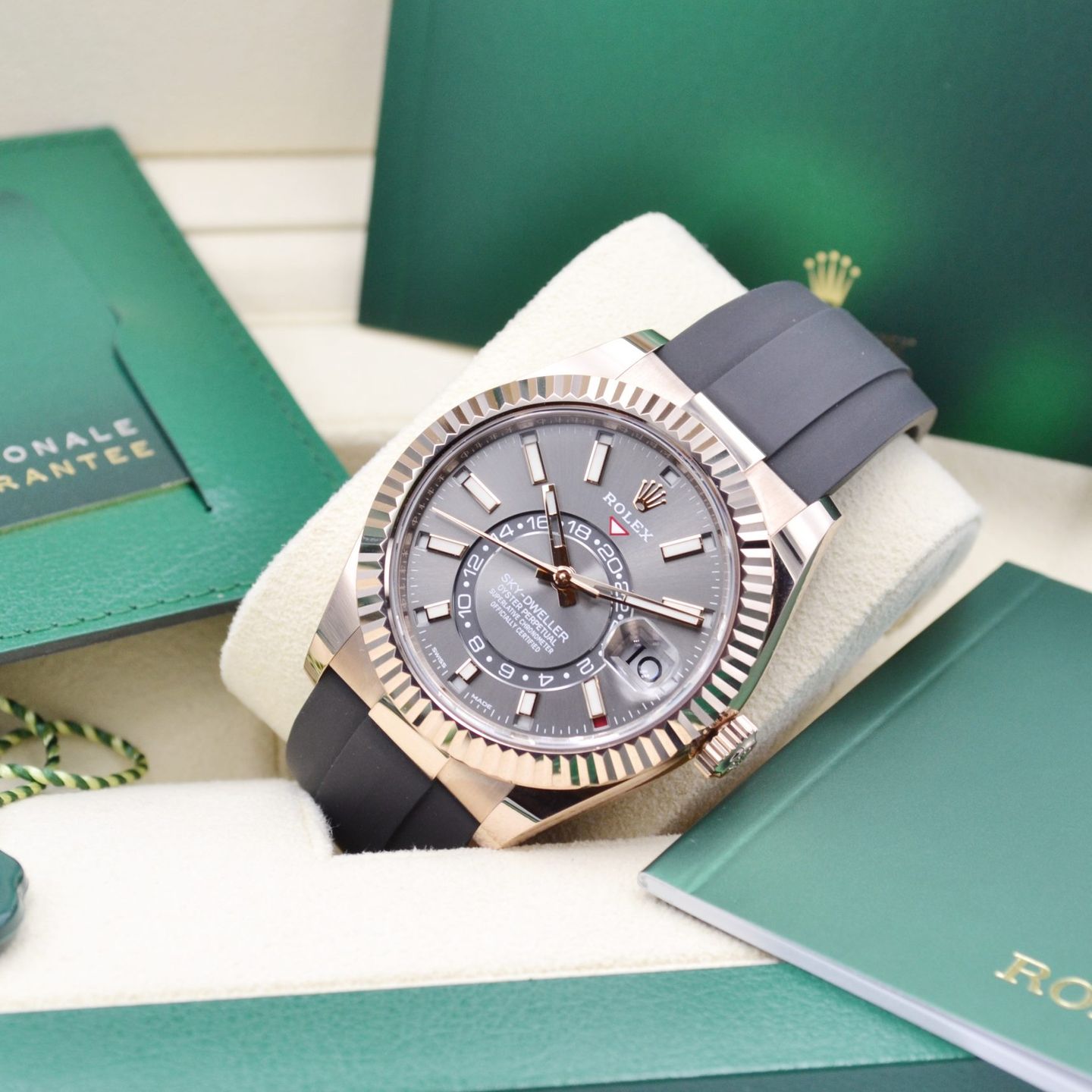 Rolex Sky-Dweller 326235 (2021) - 42mm Roségoud (7/7)