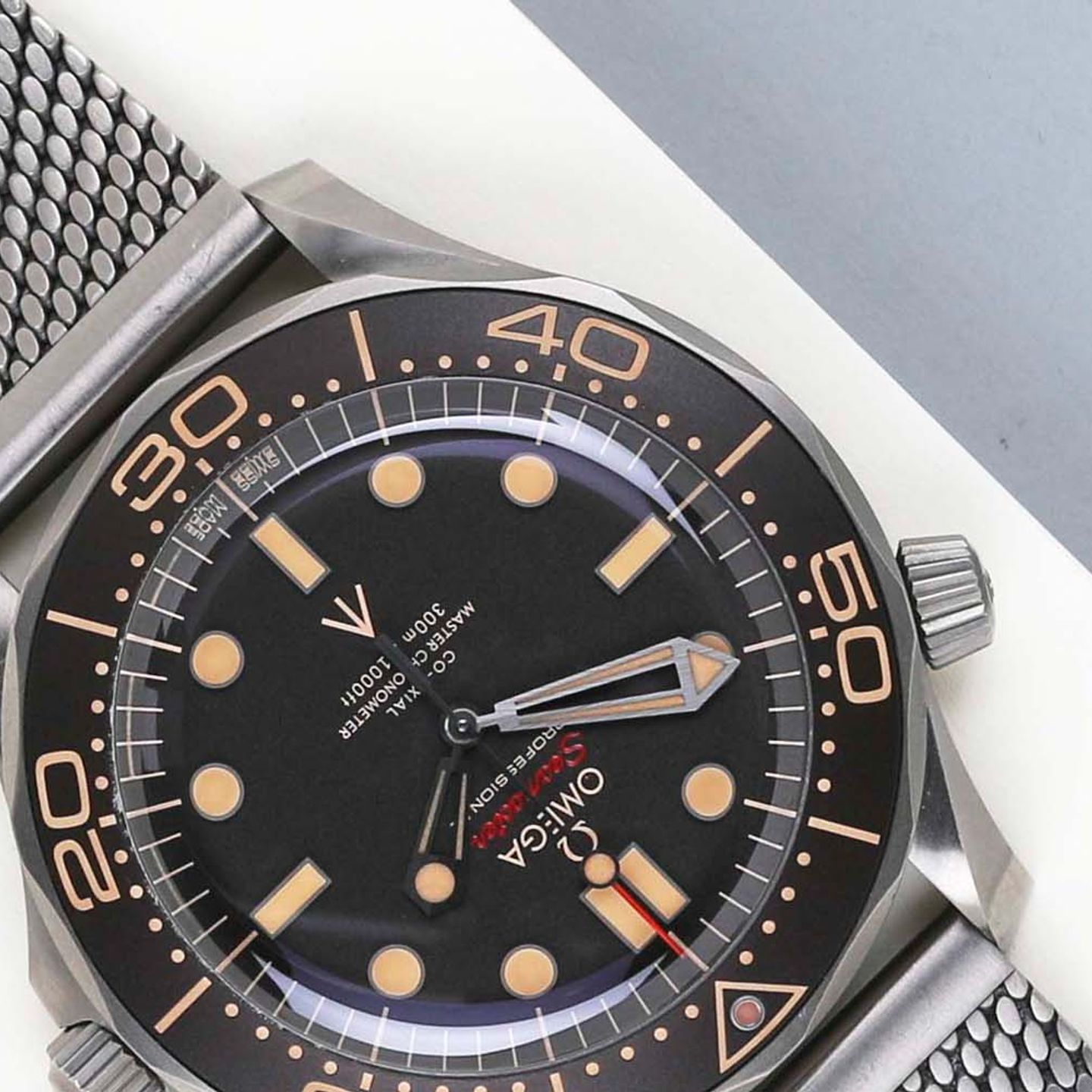 Omega Seamaster Diver 300 M 210.92.42.20.01.001 (2022) - Brown dial 42 mm Titanium case (4/8)