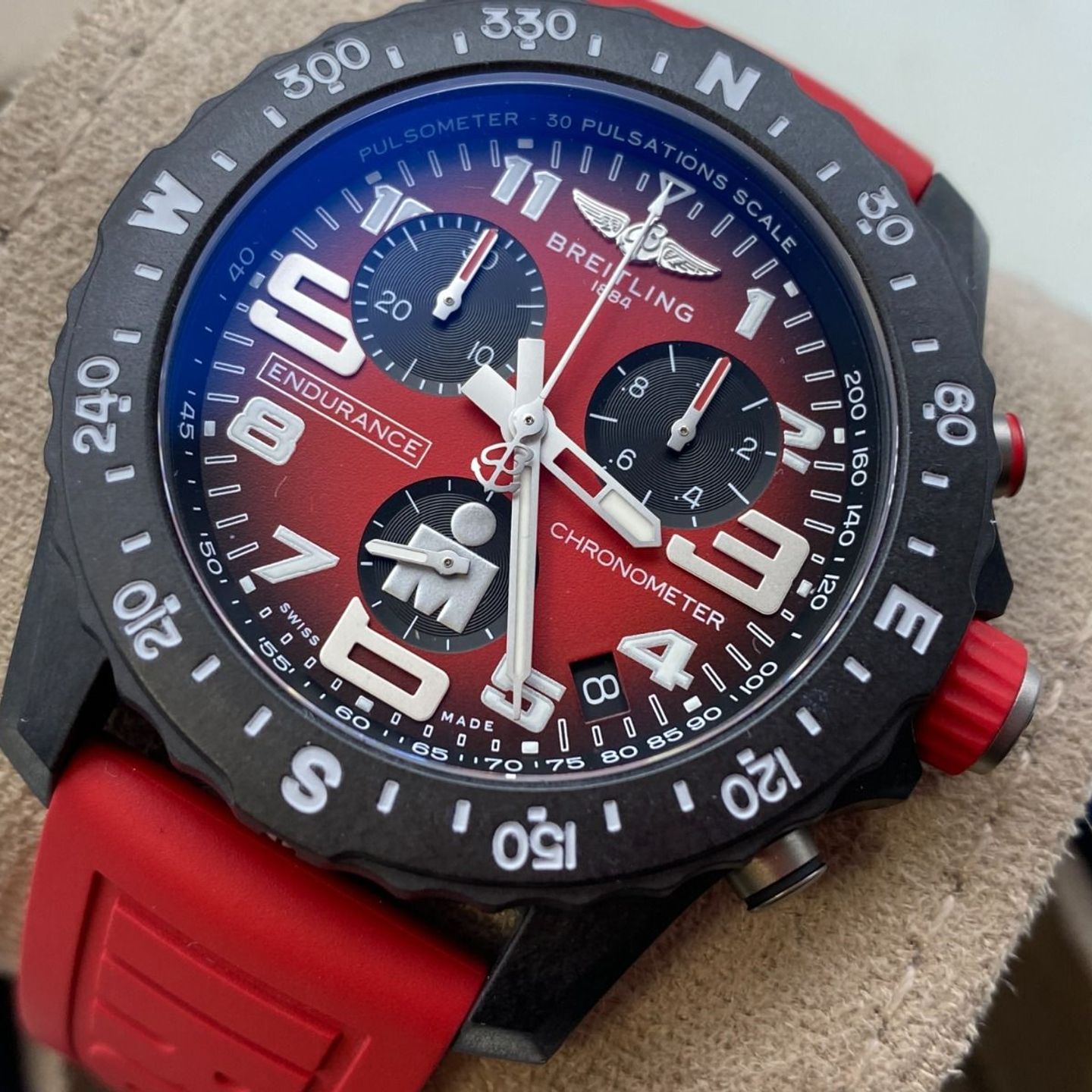 Breitling Endurance Pro X823109A1K1S1 (2023) - Rood wijzerplaat 44mm Plastic (6/8)