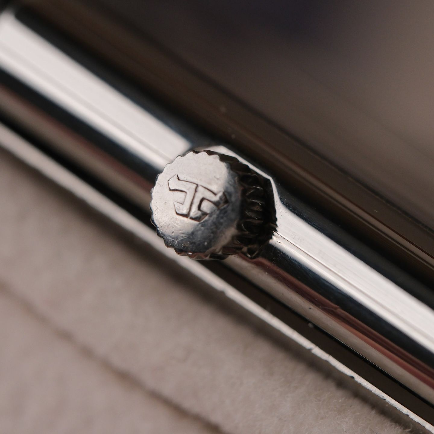 Jaeger-LeCoultre Reverso Classique 252.8.47 - (6/8)