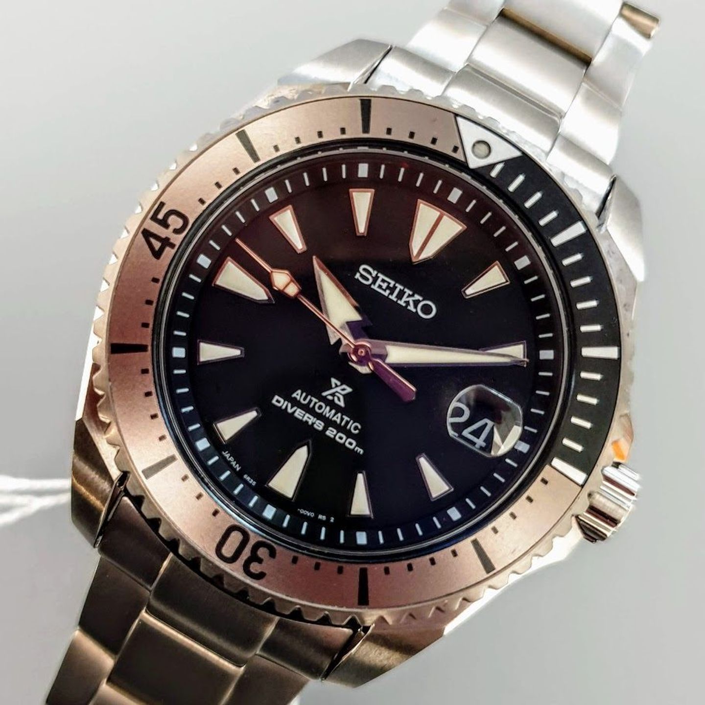 Seiko Prospex SPB189J1 (2025) - Black dial 44 mm Titanium case (2/8)