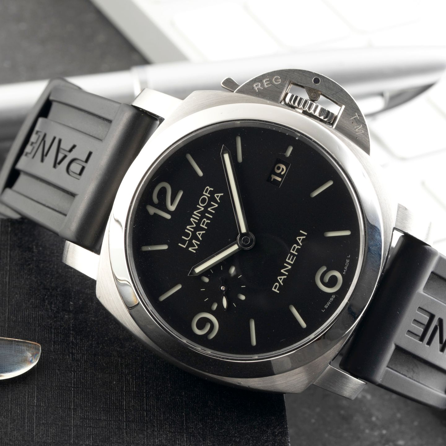 Panerai Luminor Marina 1950 3 Days Automatic PAM00312 (Unknown (random serial)) - Black dial 44 mm Steel case (2/8)