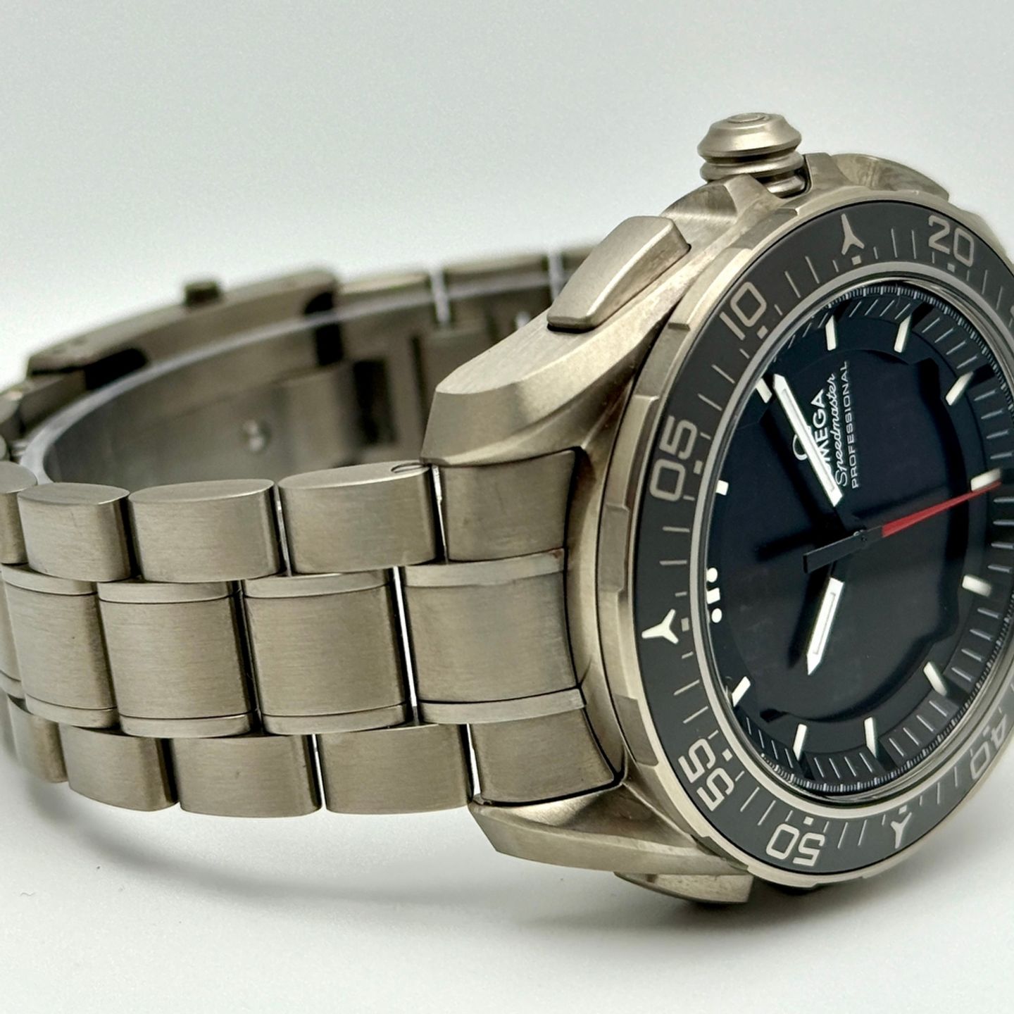 Omega Speedmaster Skywalker X-33 318.90.45.79.01.001 - (4/8)