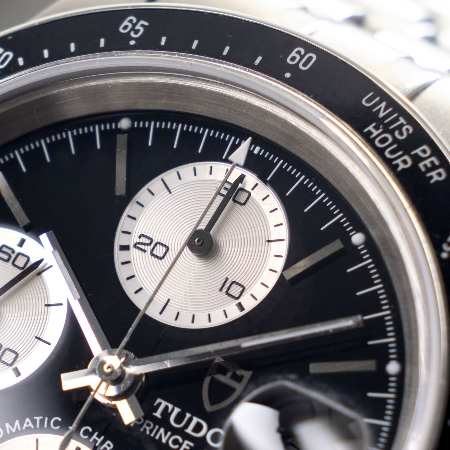 Tudor Prince Date 79260 - (2/8)