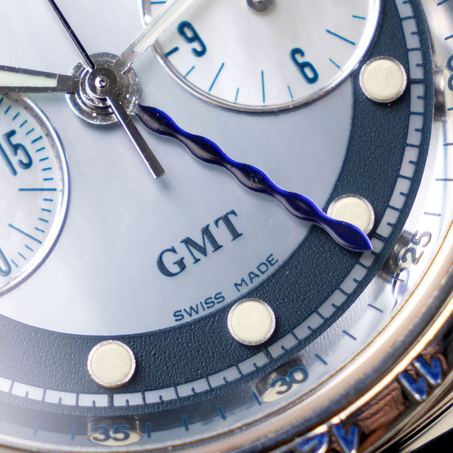 Gérald Genta Unknown G.3503.7-35 (Unknown (random serial)) - Blue dial 35 mm Platinum case (2/8)