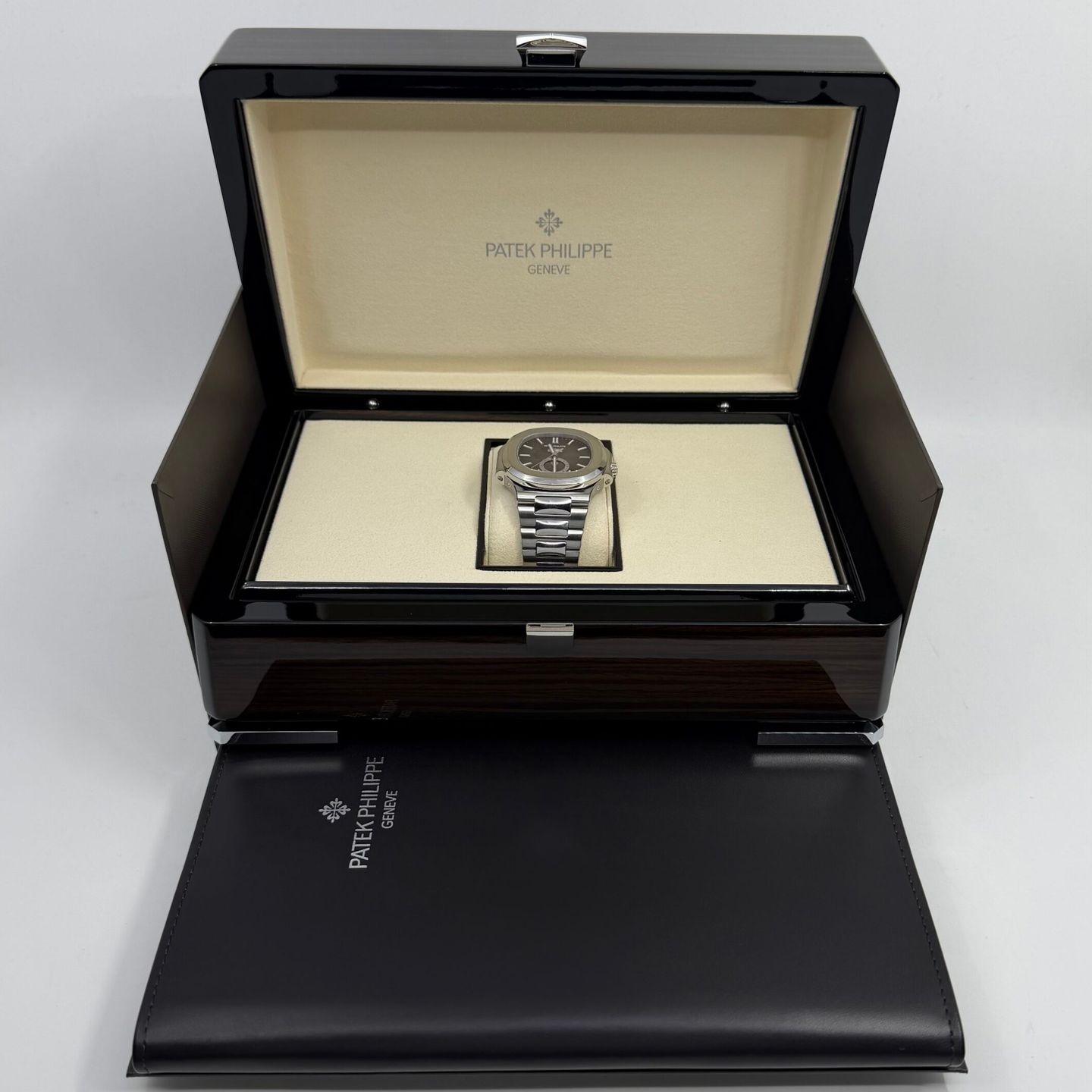 Patek Philippe Nautilus 5726/1A-001 - (3/8)