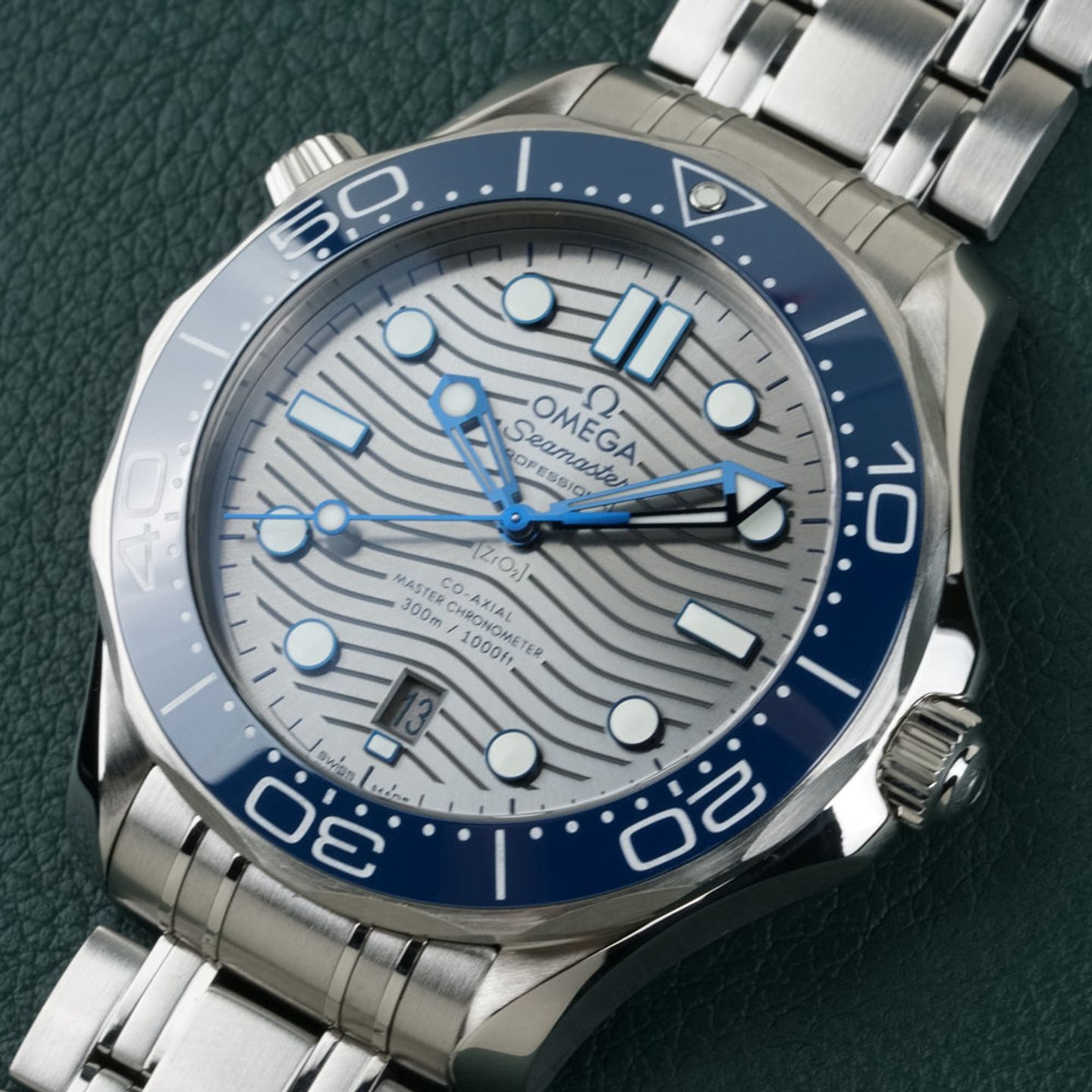 Omega Seamaster Diver 300 M 210.30.42.20.06.001 - (2/8)