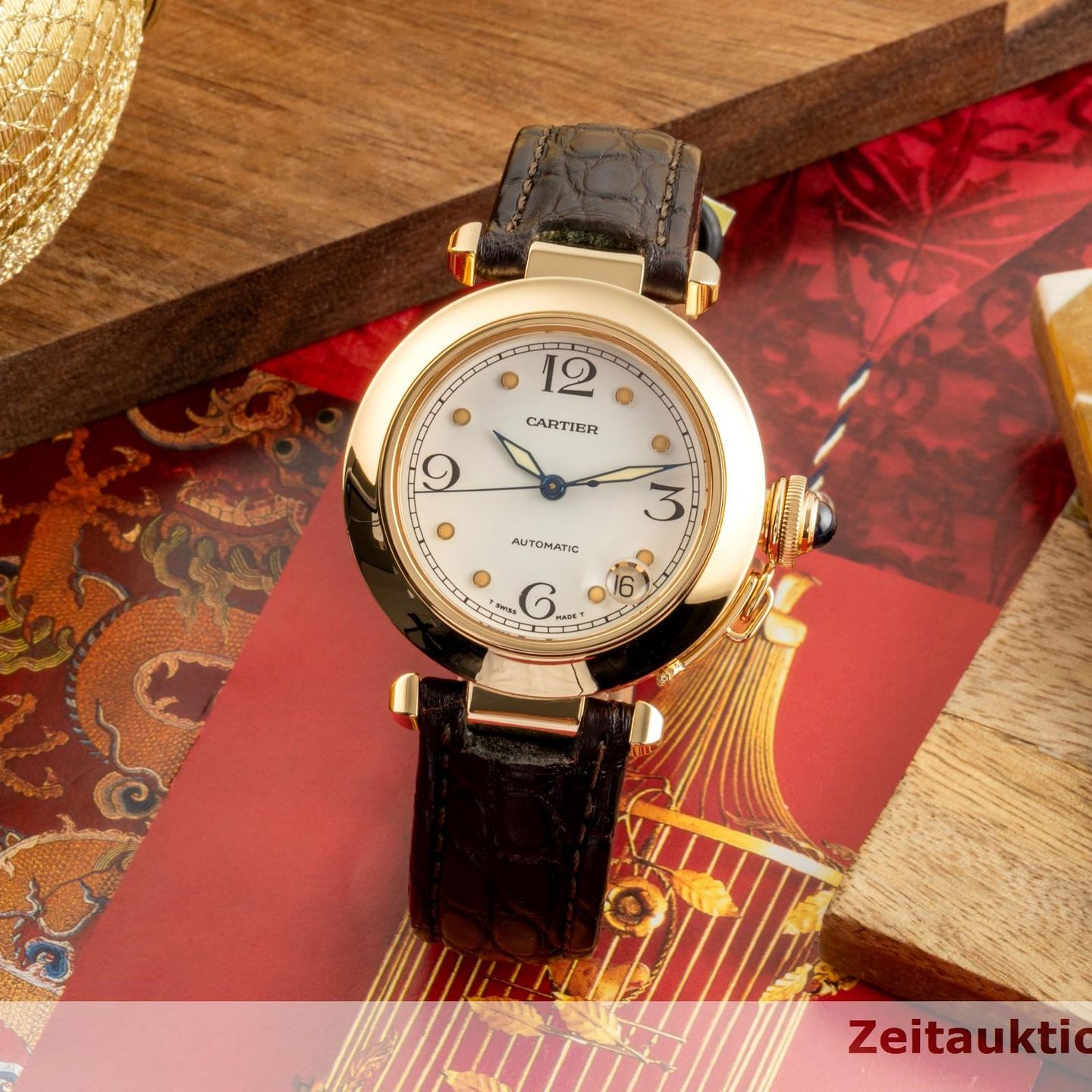 Cartier Pasha W31035T6 (1995) - Silver dial 38 mm Yellow Gold case (1/8)