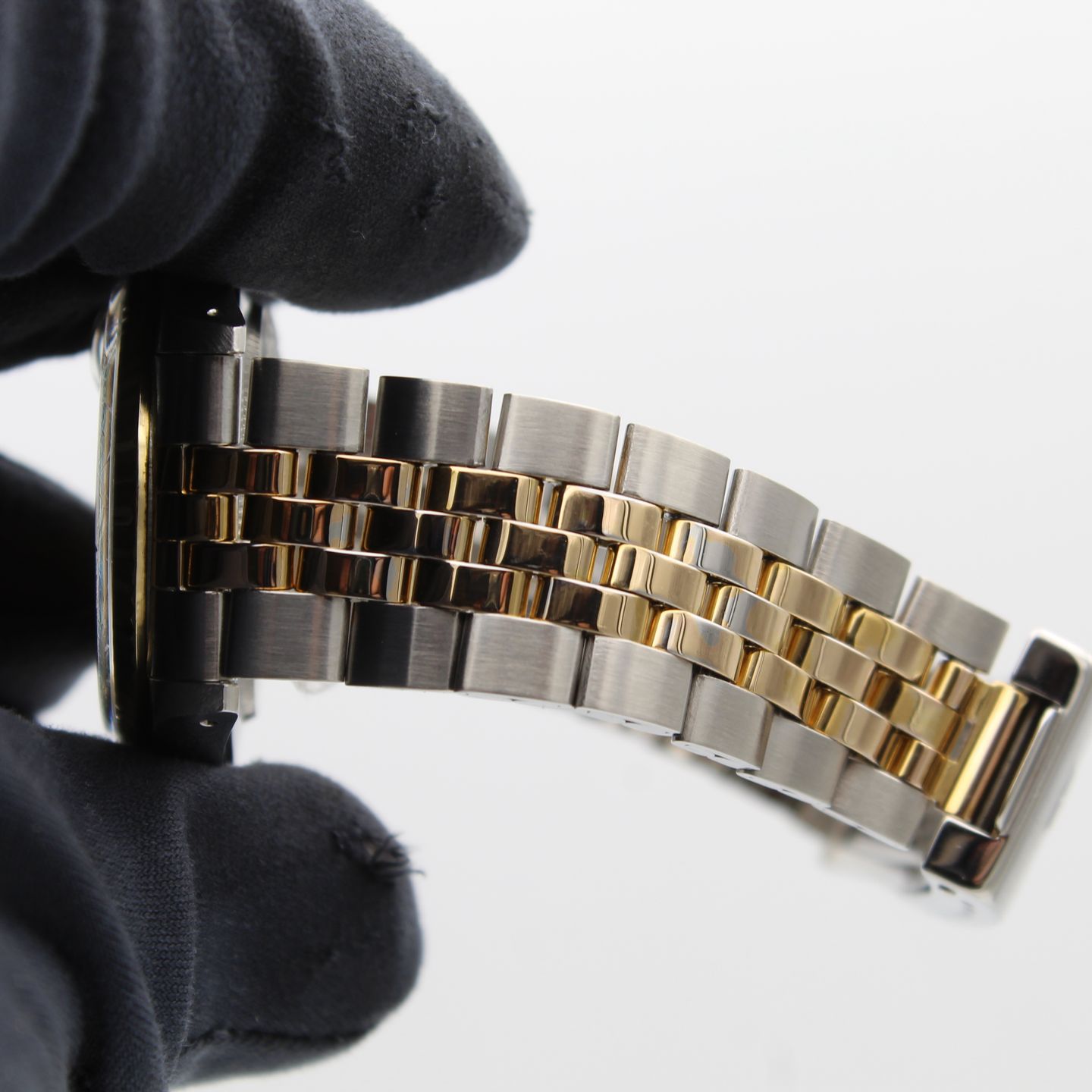 Tudor Prince Date 74033 - (8/8)