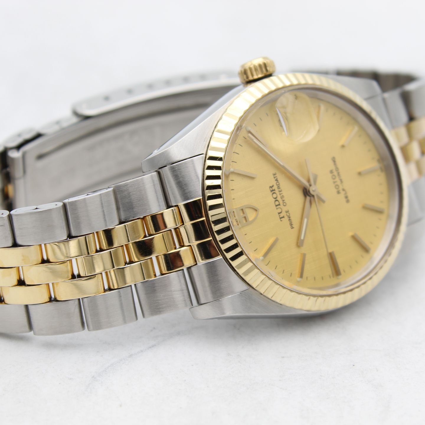 Tudor Prince Date 74033 - (6/8)