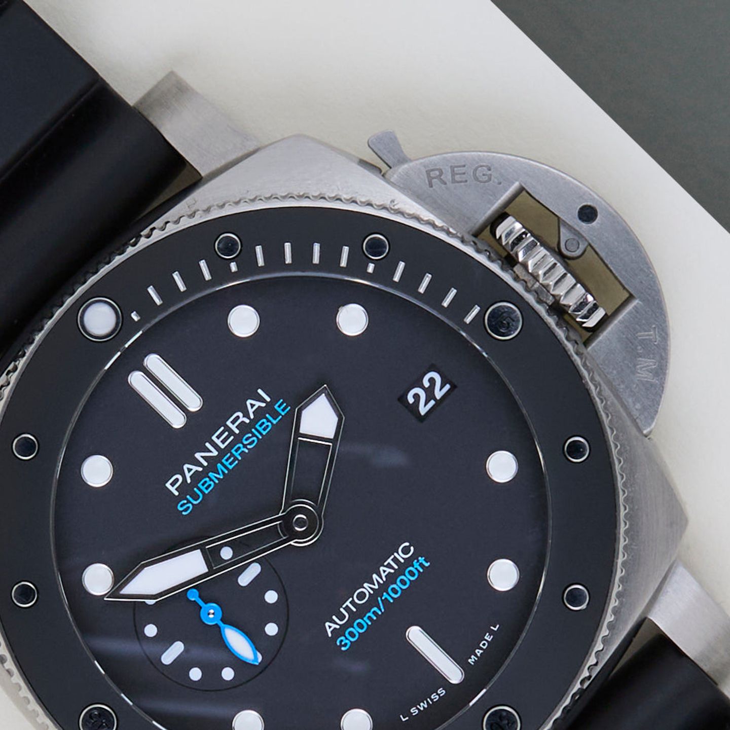 Panerai Luminor Submersible PAM02683 - (3/8)